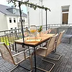 Superhosts Zentrum - Parkplatz - Terrasse - King-Bett - Netflix