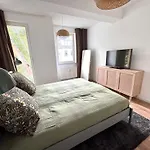 Superhosts Zentrum - Parkplatz - Terrasse - King-Bett - Netflix